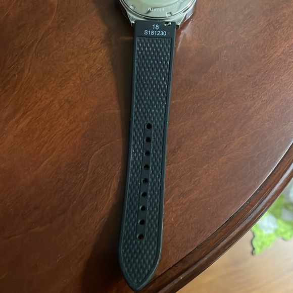 Fossil watch with silicone strap - Picture 5 of 7